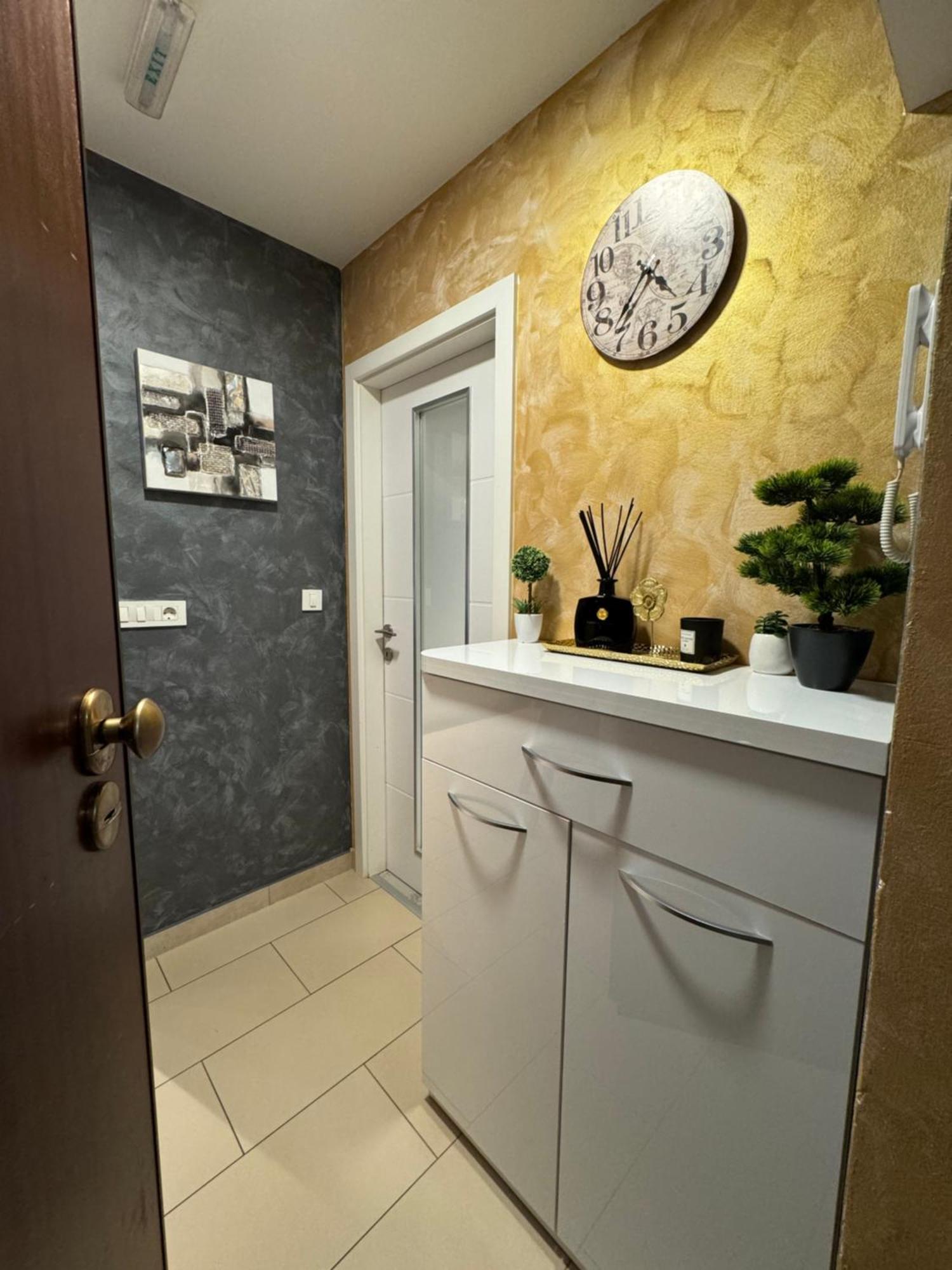 ספליט Apartment Astra With Private Parking מראה חיצוני תמונה