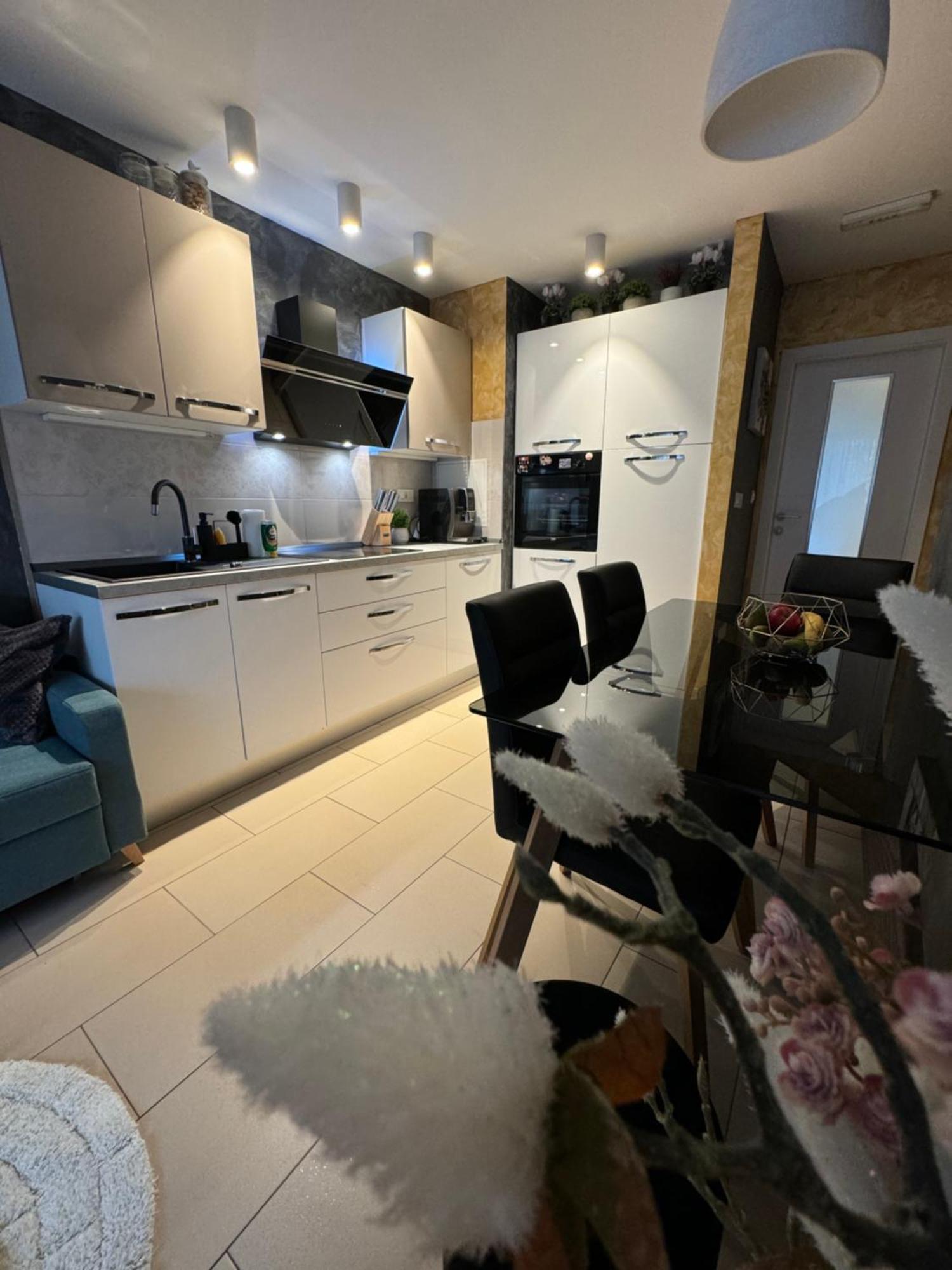 ספליט Apartment Astra With Private Parking מראה חיצוני תמונה