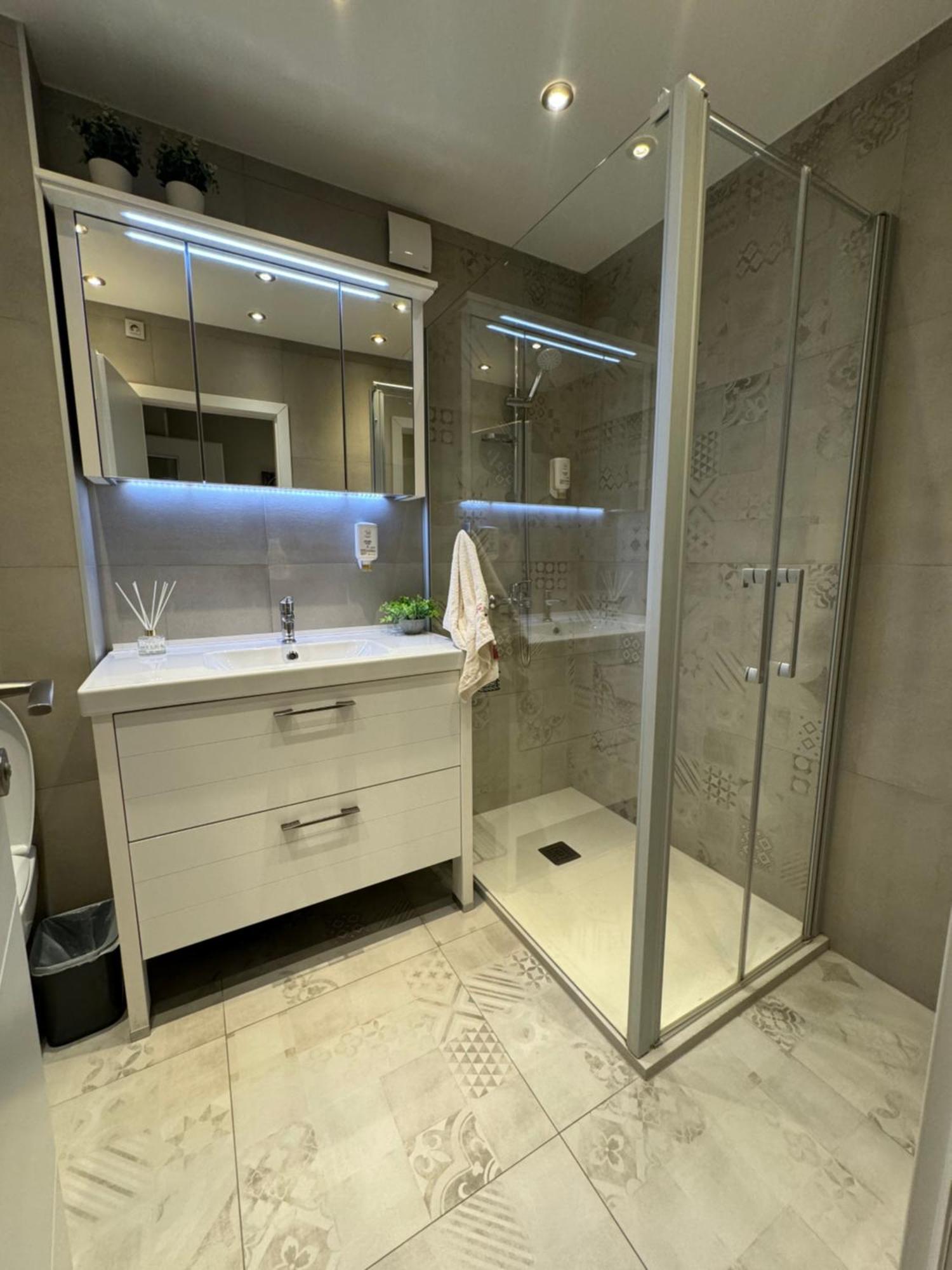 ספליט Apartment Astra With Private Parking מראה חיצוני תמונה